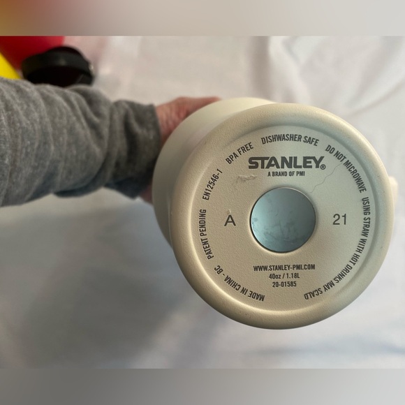 Stanley 40 oz Cream OG Quencher - Picture 10 of 10